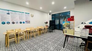 Beach Hotel Grand World (La La Homestay)