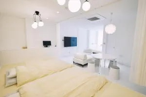 「まちのアトリエ」STAY UWU 004 - Sagamichō