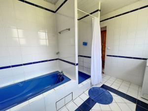 Maisons de vacances Maison Jullouville, 5 pieces, 8 personnes - FR-1-361-488 : photos des chambres