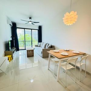 Forest city Sea view homestay