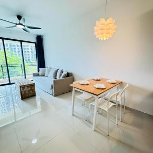 Forest city Sea view homestay