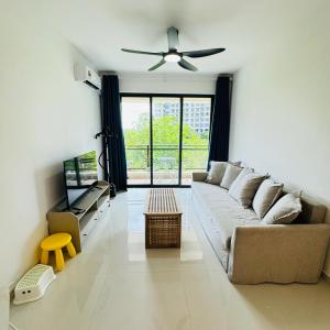 Forest city Sea view homestay