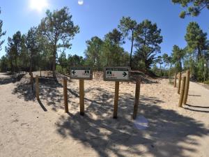 Maison de vacances avec piscine, terrasse et coin détente en forêt, proche plage! - FR-1-323-486