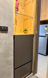 Niran NaiHarn, Serene Studio Retreat, Relife Windy