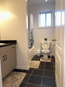 Luxury Spacious 5-Bedroom Home