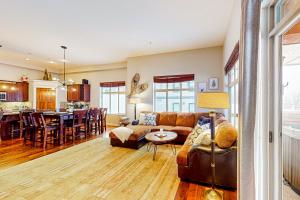 Snowfall Lodge 7