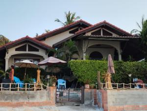 Luxury front sea private villa, 3 bedroom on the bang po beach Maenam ,ko Samui