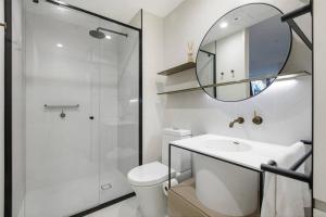 TheCircle Serene Balcony Abode on Cambridge