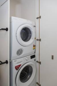 TheCircle Serene Balcony Abode on Cambridge