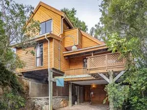 Mangawhero Tree House - Ohakune Holiday Home - Horopito