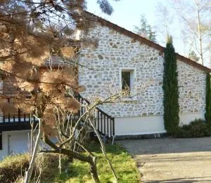 studio lumineux au calme - Moc-Souris