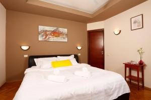 Chill & Relax - Near Old Town - 3BDR Cozy & Roomy