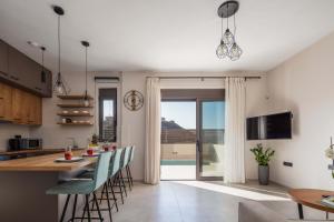 New Modern Villas with Private Pools and Walking distance to Beach