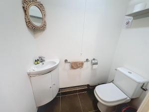 PON2 - 2 pièces avec piscine et terrasse
