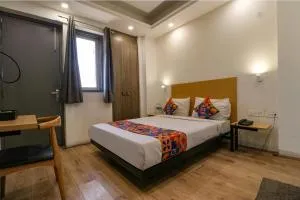 Hotel The Chaitanya Stay Rohini near Metro Station sector 18 - Соніпат