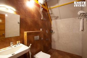 Golden Apex by VEO - Part of StayVista