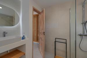 Limoncello by Aguilarent