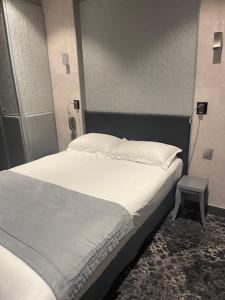 Hotels L'Adresse : Chambre Lits Jumeaux Deluxe