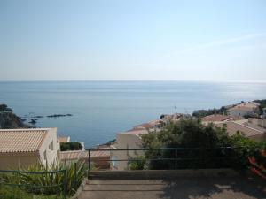Apartamento luminoso en Llançà con piscina comunitaria, cerca de la playa - ES-228-22
