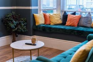 Open Mind Property - Hot Tub, 5 Bedroom & Free Parking
