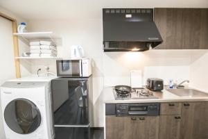 1min walk to Higashi Shinjuku sta 8PPL Shinjuku Gyoen丶 National Garden丶 Kabukicho丶 Shinjuku Station丶 Golden Gai丶 Tokyo Metropolitan Government Building YYoQB