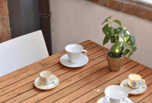 Welc-ōM Golden Apartment