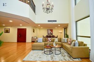 Luxury Escapes - Amazing Sea View - 4 Bedrooms Apt with Maids room in JBR