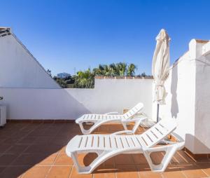 Cubos Chaparral Townhouse & Community Pool