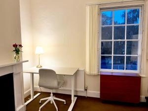 Bright Regency apartment in city centre.