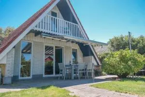 Merle 6 pers Modern holiday home with private fenced garden - Oostmahorn