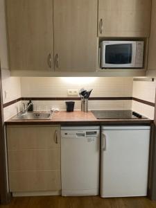 CAP ESTEREL AGAY SAINT RAPHAEL VUE COEUR DU SITE PISCINE GOLF MER Studio 4 personnes chez Magali