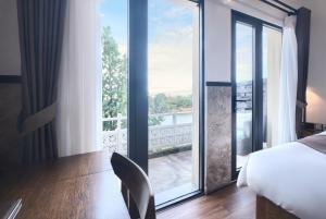 Higher Floor River View Superior King Room - Onsen Access Included