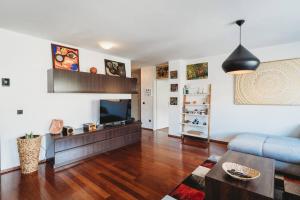 Cozy Nest in quiet neighbourhood, free parking 