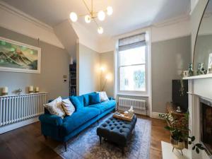 Boutique apartment 15 mins bus to Central London - Pass the Keys