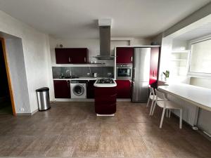 Apartment near Old Town 1km 24h self-check-in free parking