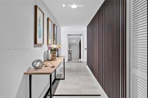 Apartment 3B3B Stunning view of the intercostal