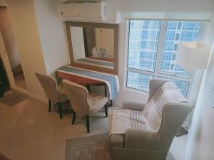 2 Bedrooms Units Forbes Area 5th Avenue BGC Center