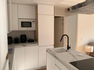 Piso en Arturo Soria para 5 personas cerca del Aeropuerto y de IFEMA no permitido alquiler turístico