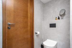 Amazing apartment with epic lake view!