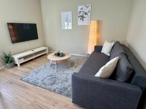 Modern Central Apartment Apt 204