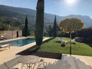 Belle Bastide classée 5* avec Piscine et Jacuzzi - Vercoiran