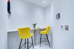Hybrid Resi - Uxbridge near Heathrow Airport with onsite car parking