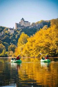 Appartements APPARTEMENT CENTRE MEDIEVAL SPACIEUX AVEC ASCENSEUR, La suite cosy de la boetie : photos des chambres