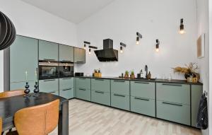 4 Bedroom Lovely Home In Gilleleje