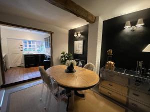 Entire Georgian luxury house - 3 Storey- High St Henley-in-Arden -Two bedrooms-Sleeps 4 people Close to Stratford upon Avon - Warwick - Solihull - NEC