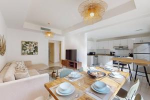 Vacationer Holiday Homes I Tranquil 2 Bedroom Villa I Private Garden
