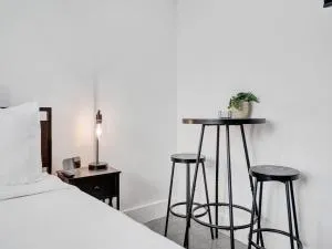 Coastal Charm Studio Retreat in Pompano - Lighthouse Point