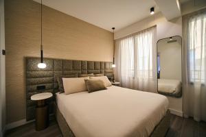 Picasso Golden House next to Duomo