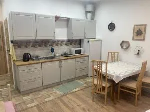 Cichy Zaułek 8 - 布罗德尼察