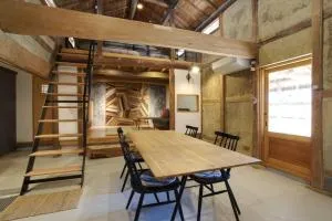 老房子 日日 (くらすように泊まるくら日日) - Karekawa